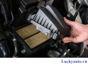 Lọc Gió Động Cơ Đi Bao Lâu Cần Thay?